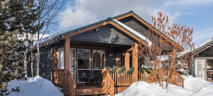 Explorer Cabins at Yellowstone Hotels in Gallatin County