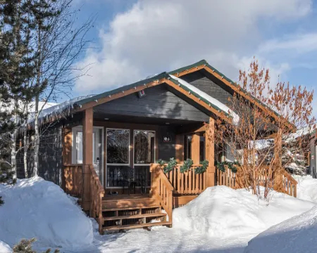 Explorer Cabins at Yellowstone Hotels in West Yellowstone