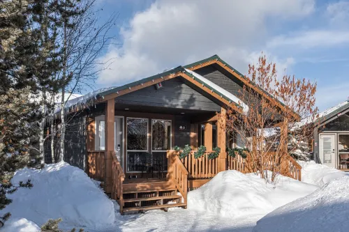 Explorer Cabins at Yellowstone Hotels in West Yellowstone