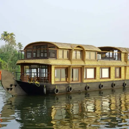 Cosy Houseboats