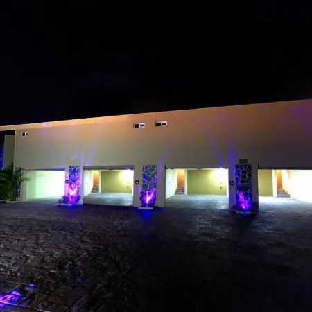 Sensaciones Motel Boutique - Adults Only Отели рядом с достопримечательностью «Xcaret Centro de Autobuses»