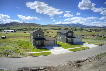 Charming 3-bedroom house with WiFi, AC in serene Ennis Отели в г. Эннис