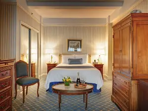 Hotel Elysee by Library Hotel Collection