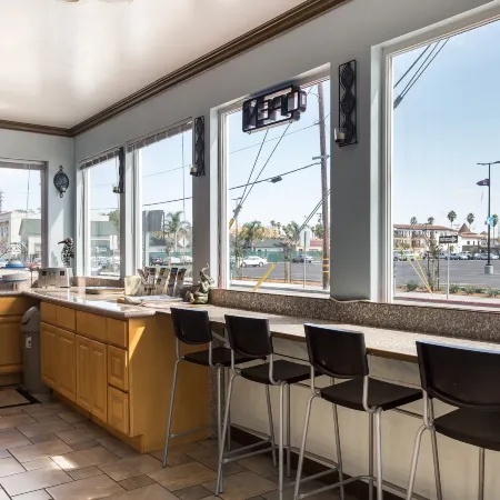 Aqua Breeze Inn