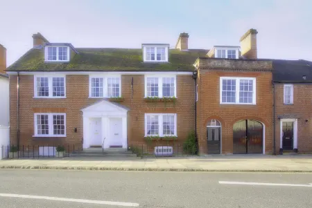 The Palmerston Rooms Отели рядом с достопримечательностью «Plaza Theatre»