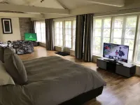 Hemples Lodge Hotels in Ньюкасл