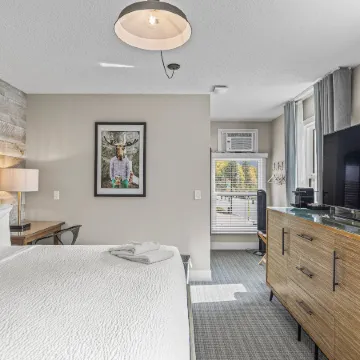 Lamphouse by Basecamp