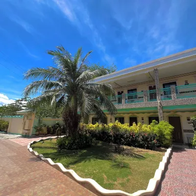 ココナッツ ペンション ハウス Cebu Blue Ocean Academy周辺のホテル