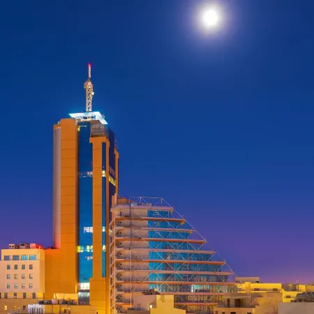 Ddream Hotel Отели рядом с достопримечательностью «Набережная Тауэр-Роуд»