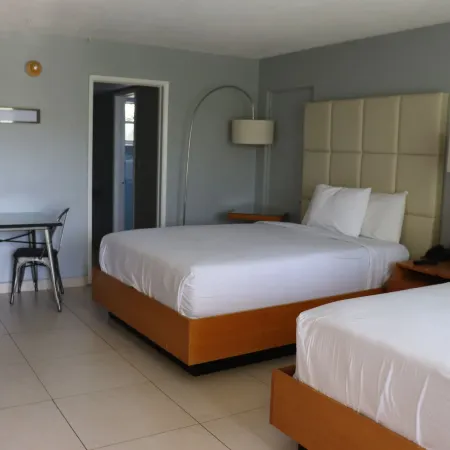 Ocean Mile Hotel Отели в г. Форт-Лодердейл