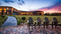 Aiden by Best Western @ Warm Springs Hotel and Event Center