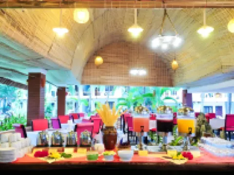 四海海灘度假村-原邦邊美奈