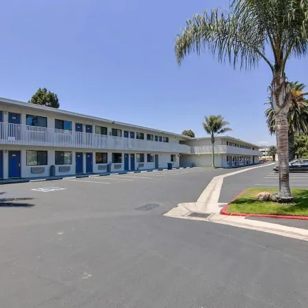 Motel 6 Ventura, CA - Beach