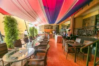 Upperhill Blueberry Hotel