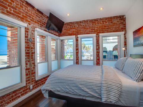 Venice Breeze Suites