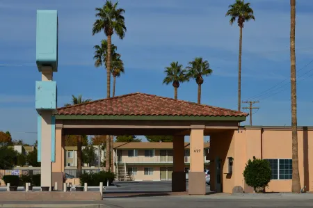 Rodeway Inn & Suites Blythe I-10 Отели в г. Блайт