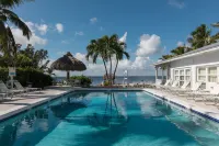 Amoray Dive Resort - Swimmingpools