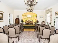 The Manor on Front Hotels in Harrisburg