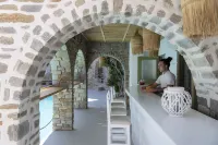 Zefi Hotel & Suites - bar