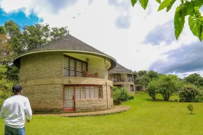 Koi Koi, Fort Portal Hotels in Bunyangabu