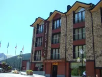 Apartaments Els Llacs Hotels near Canillo Andorra