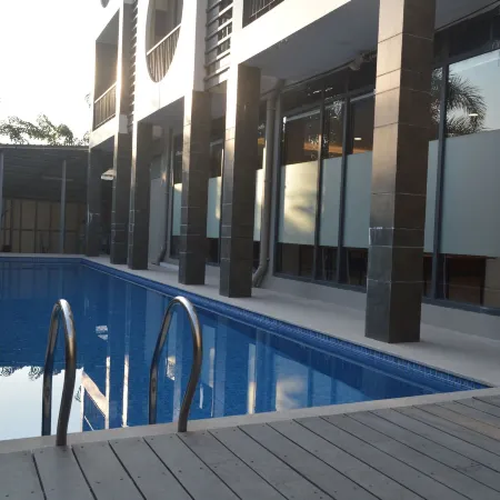 Airport Avenue Hotel