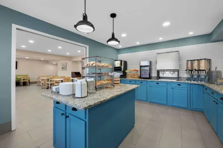 Country Inn & Suites by Radisson, Coon Rapids, MN