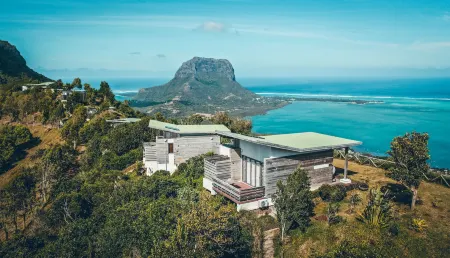 Chalets Chamarel Отели в г. Chamouny