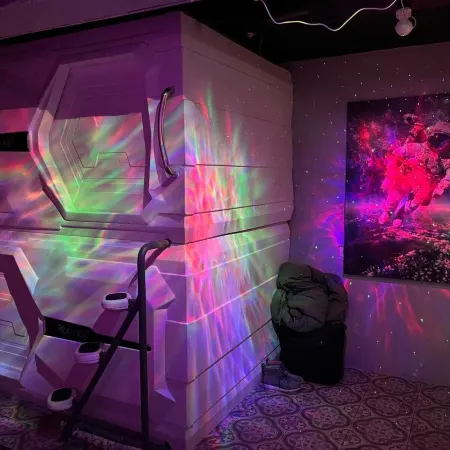 Capsule & Dormitory Space-X