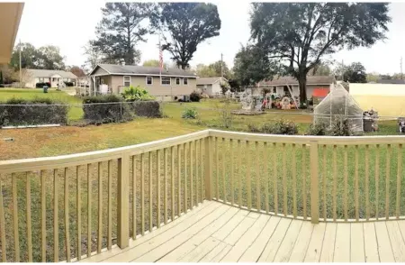 Harris House - Blocks away from quaint downtown Oneonta, Shopping and Food Отели в г. Онеонта