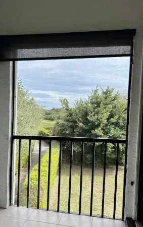 Simple apartamento en altos Отели рядом с достопримечательностью «Ровер Ран»