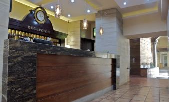 Hotel Hacienda del Sol