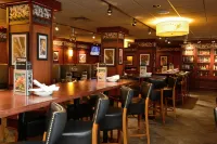 Holiday Inn CHICAGO OAKBROOK by IHG - バー