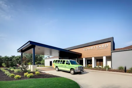 Courtyard Dallas Addison/Midway Отели в г. Аддисон