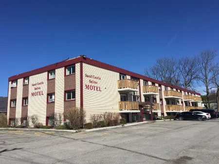 Sand Castle Suites Motel Отели в г. Port Elgin