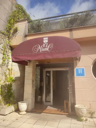 Hotel Suite Mioño Castro Urdiales Отели в г. Miono