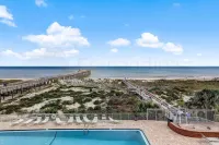 Convenience Direct Oceanfront Condo with Private Balcony