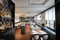 Hostellerie de la Porte Bellon Hotels in Chamant