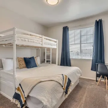 Welcoming 2Br Pool Gym Near Hill AFB Lagoon