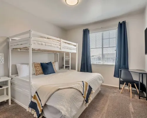 Welcoming 2Br Pool Gym Near Hill AFB Lagoon Hotels in Clearfield