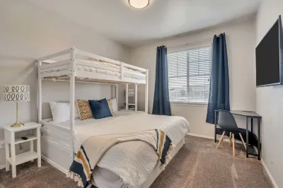 Welcoming 2Br Pool Gym Near Hill AFB Lagoon