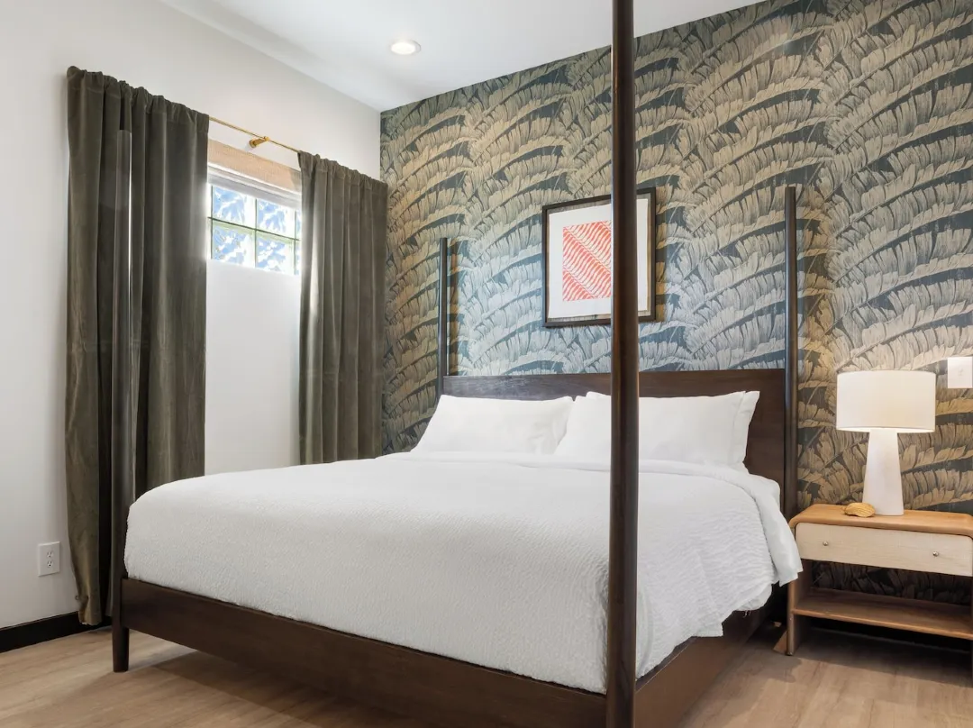 Hotel Vela - Gulfport, MS