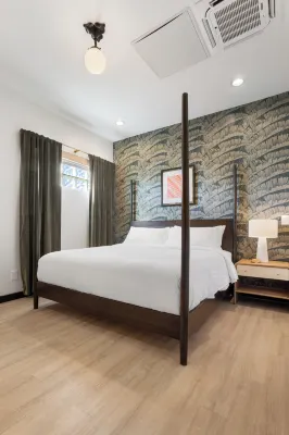 Hotel Vela Hotels in Gulfport