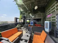 Piston Guest Inn