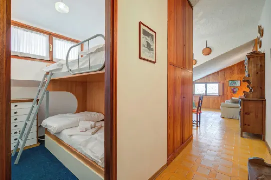 The Secret Garden - Happy Rentals