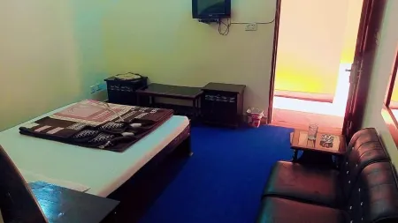 Hotel Moonlight Abbottabad Отели рядом с достопримечательностью «Университет Инжиниринг & Текнолоджи Абботтабад Кампус»