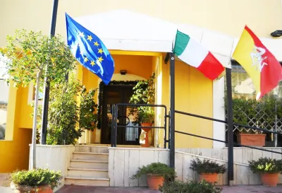 Greta Rooms Hotel Hotels near Lido Caiman Beach