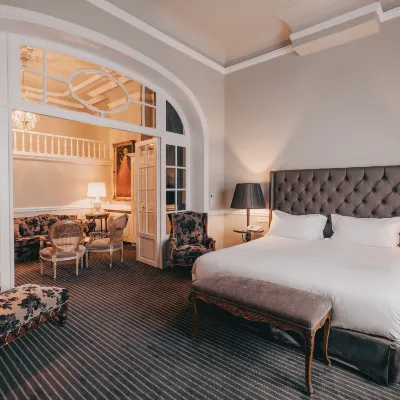 Hotel Manos Premier Отели рядом с достопримечательностью «Музей Орта»