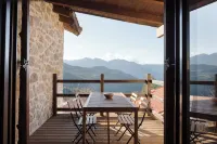 Parnassus Woodstone Chalet