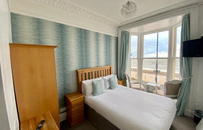 Helmsman Guesthouse